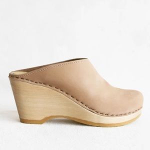 NWOT No. 6 wedge clogs, sz 8, ‘bone’ leather.